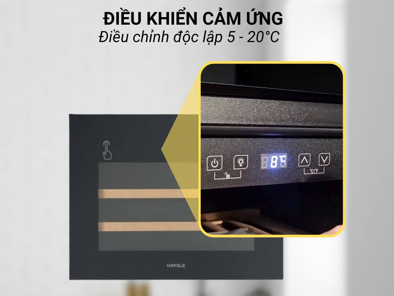 Bảng điều khiển cảm ứng hiện đại cùng màn hình LED hiển thị thông số