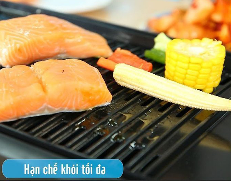 Mặt bếp được làm từ hợp kim nhôm được phủ lớp chống dính 