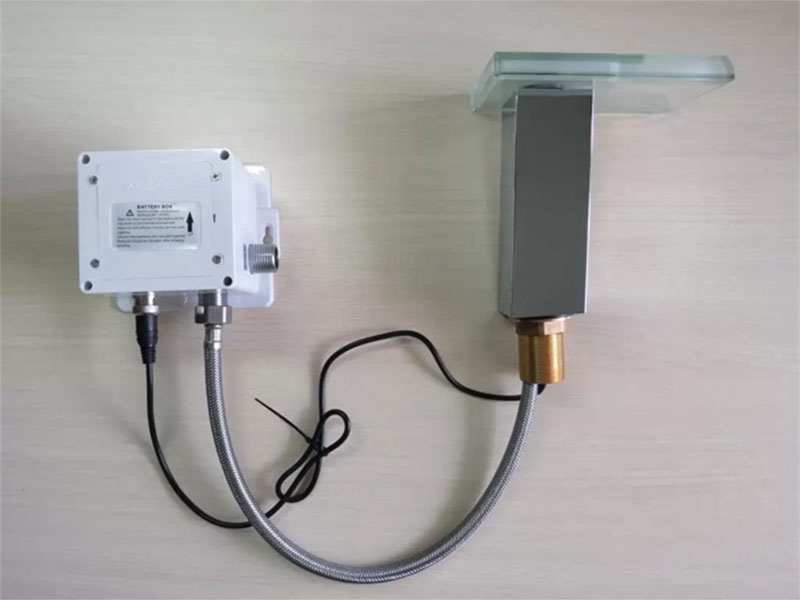 Chi tiết của vòi cảm ứng Smartliving YM107