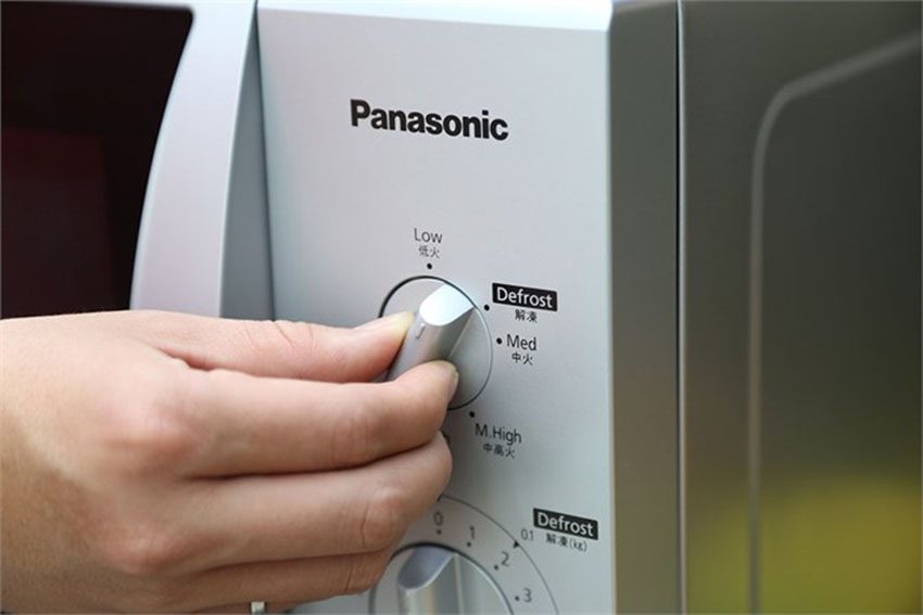 Nút xoay của lò vi sóng Panasonic NN-SM33HMYUE
