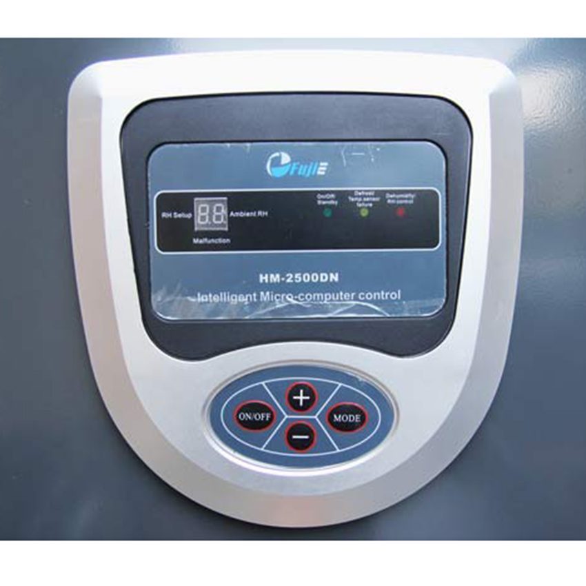 Bảng điều khiển của máy hút ẩm HM-2500DN