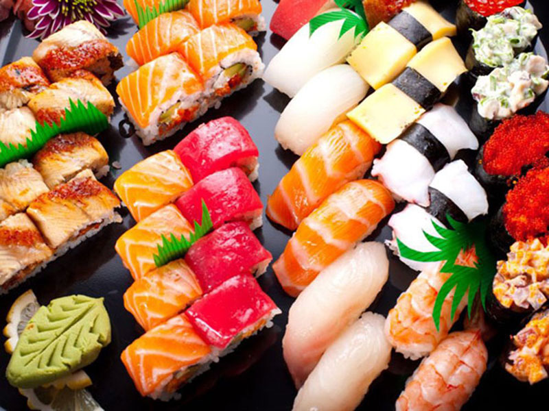 Sushi là món ăn được đông đảo thực khách yêu thích 
