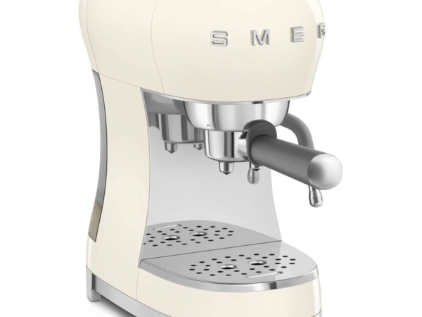 Máy pha cafe bán tự động SMEG ECF02 - Hàng chính hãng